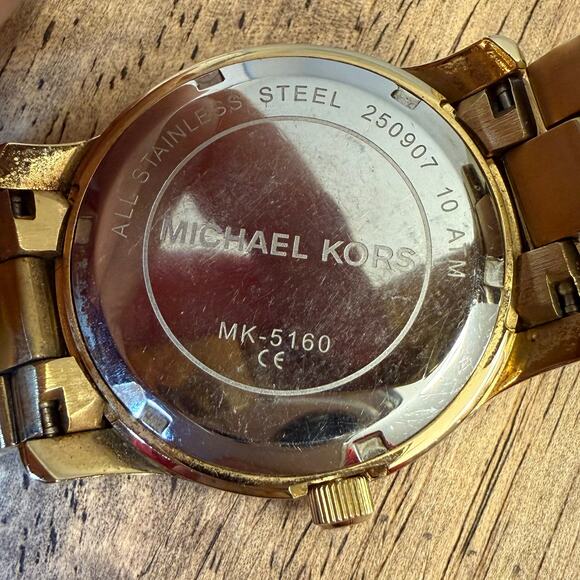 Michael Kors Watch MK5160 Runway Gold Tone Stainless Steel Analog Face Women\'s main image 10